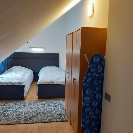 Attic Rooms At Laisves Avenue Kaunas Luaran gambar